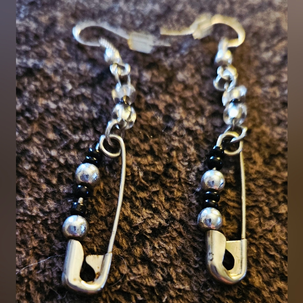 Handcrafted Silver and Black Beaded Earrings - Picture 3 of 4